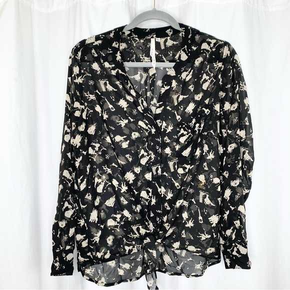 Bellatrix Cinderella Black and Cream Sheer Blouse Size M Long Sleeve Button Up - Picture 1 of 6